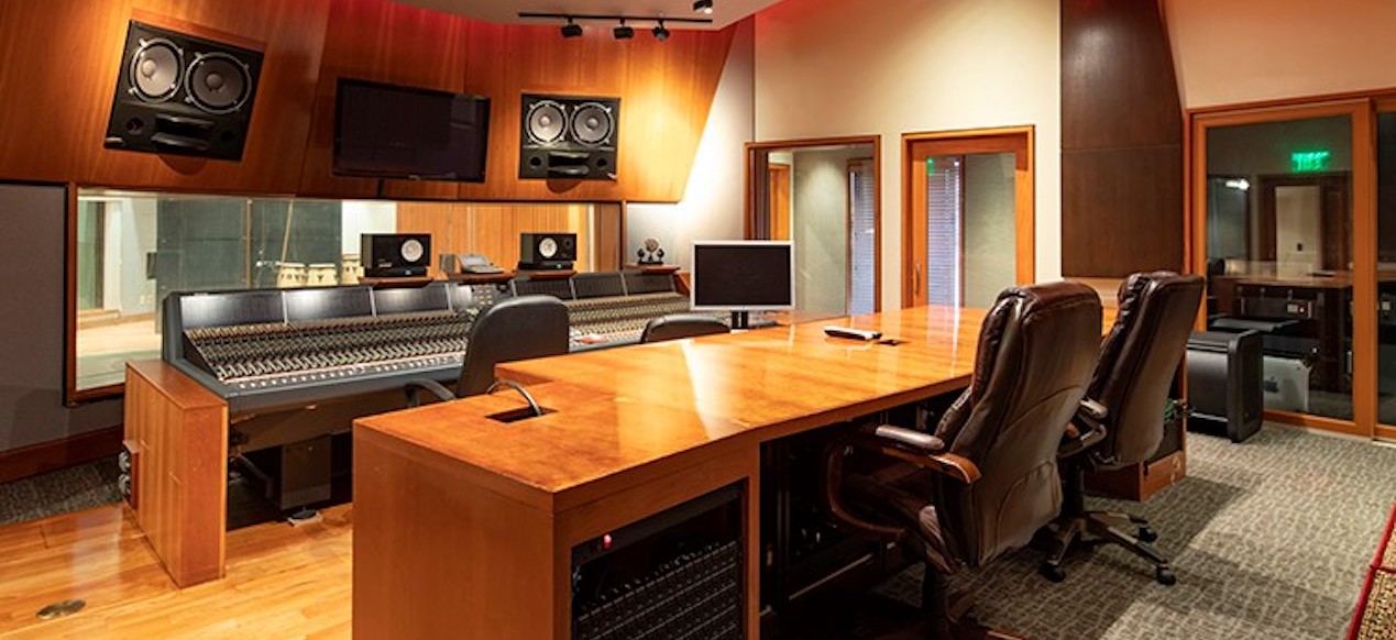 bijnaam scheidsrechter Voorstellen Timbaland's VA Studio Hits the Market [Video/Photos]