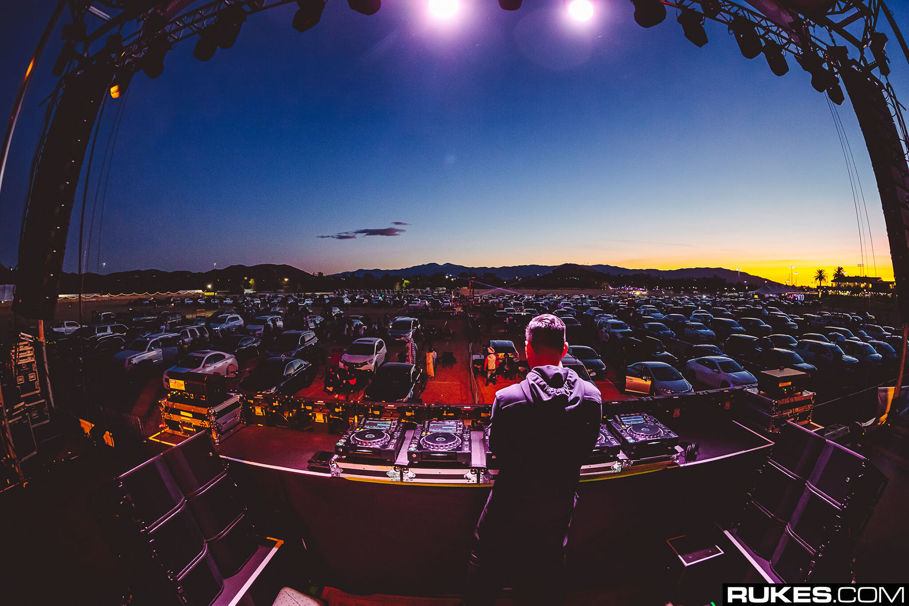 Kaskade Rings in the New Year with LAcoustics