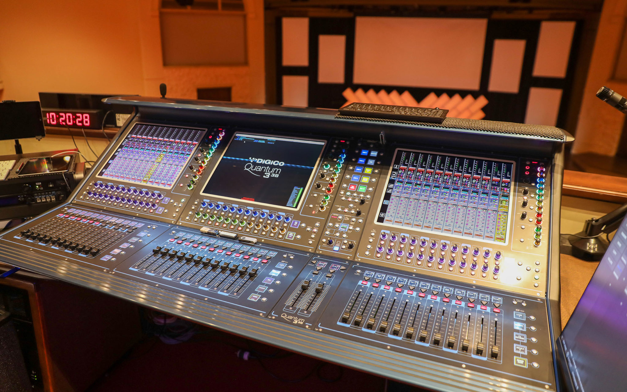 Quantum338 and DMIKLANG Grow Christ Chapel Bible Church’s DiGiCo/KLANG Ecosystem