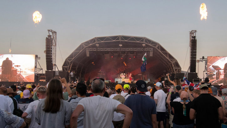 Safe Hands Audio covered the crowd with speaker systems from Electro-Voice and Dynacord.