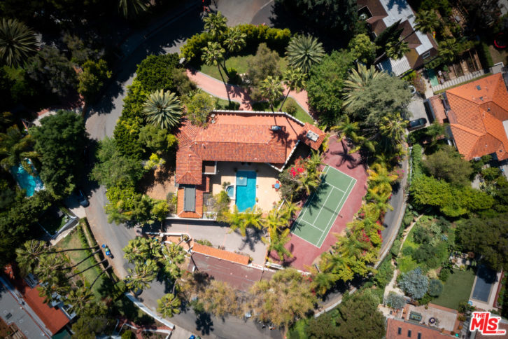 An above shot of the circular plot in the Hollywood Hills. Photo: Realtor.com/Compass