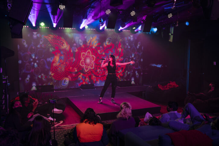 The former tape vault on the lower level of Power Station at BerkleeNYC is now a future-facing blackbox theater, featuring a hi-res LED wall, state-of- the-art lighting grid, immersive audio system and full video capture capabilities. Students present a fully produced concert every Friday.