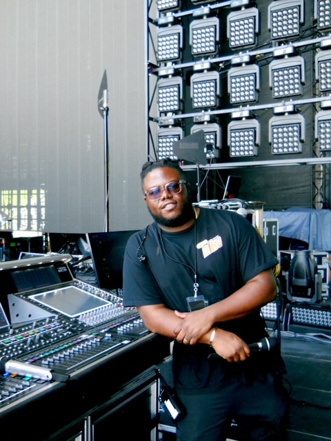 Ready at stageside, it's Travon Snipes.