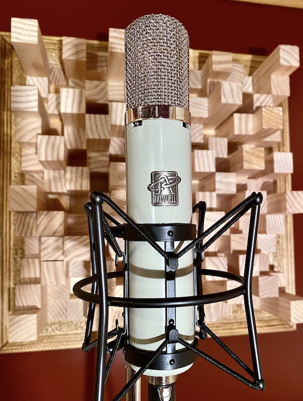 Roswell Aztec microphone in the studio. Photo: MIx.