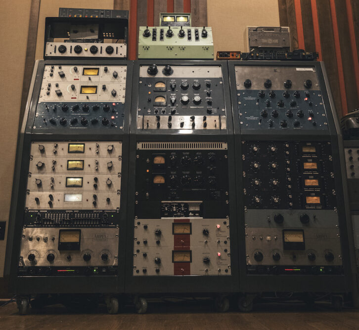 Ross-Spang’s three-bay outboard rack includes a pair of Fairchild 670 mkIIcompressors, a reproduction of the original 1960 model, along with a one-ofa- kind summing mixer built by Greg Pace of FunkWerkes that houses four channels of original UA 100D tube mic pre and EQ modules. Photo: Cody Fletcher.