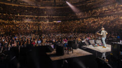 John Mayer’s busy year included spring and fall solo arena tours, sandwiching in the final summer run of Dead & Company. All of those jaunts featured audio systems from UltraSound, centered around Meyer Sound Panther arrays. Photo: Thomas Falcone.