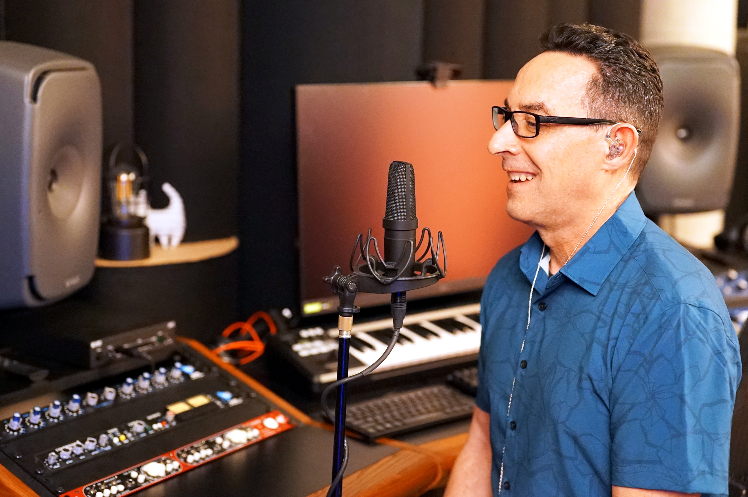 Dominic Guss Explores Sanken Dual-Diaphragm CU-44X MK II Mic