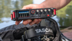 TASCAM FR-AV4 Field Recorder