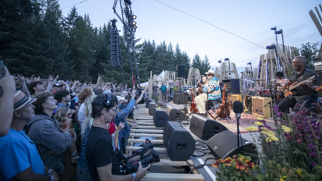 Cascade Sound provided audio for all the artists, including Taj Mahal, seen here, on the main Paddock Stage, using a Martin Audio-oriented P.A. for the event. Photo: Julia Varga