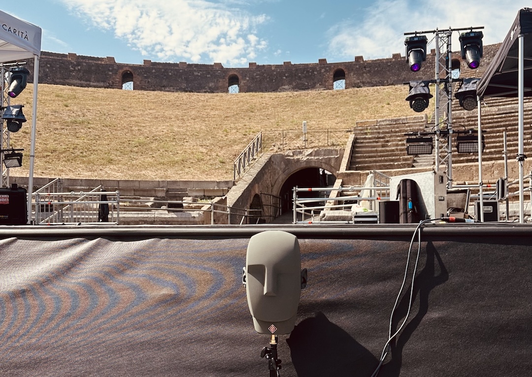 Holtz used a Neumann KU 100 dummy head in front of the stage to capture the binaural experience of the show.