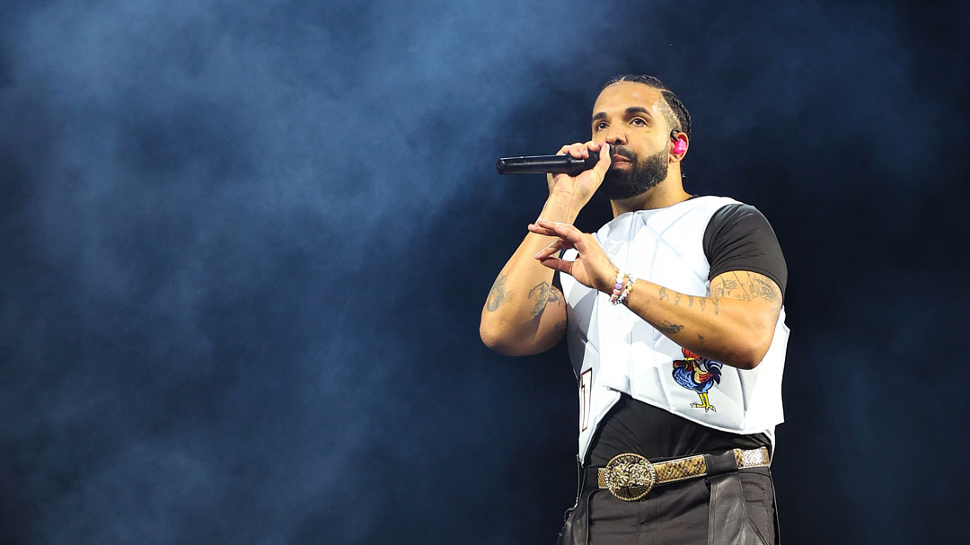 Drake’s vocals were captured with a Sound Devices Astral HH wireless handheld mic, topped with a Sennheiser 9235 capsule. Photo: Simone Joyner/Getty Images.