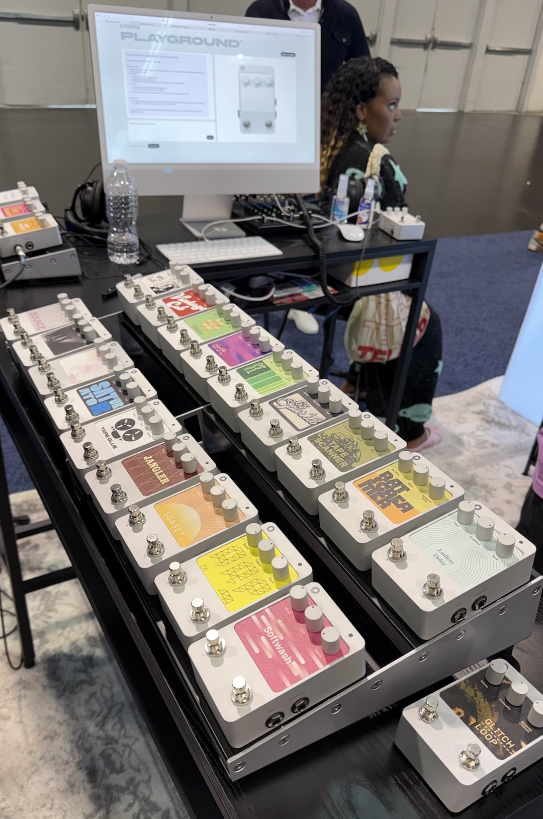 Polyend introduced its new Endless guitar effect unit, which lets the user create their own effects by describing the desired sound to AI and then installing the results. 