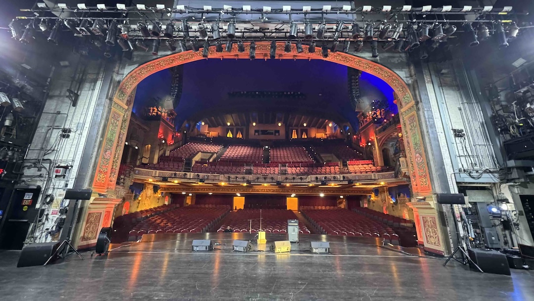 In preparation for the show taping, engineer Abraham Oleksnianski and DAS Audio radically revamped the house sound inside Miami’s 100-year-old Olympia Theater.