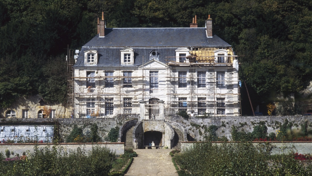 La Fourchette, the 17th century castle in the Loire Valley, France, owned by Rolling Stones singer Mick Jagger, October 1983. (Photo by Dave Hogan/Hulton Archive/Getty Images)