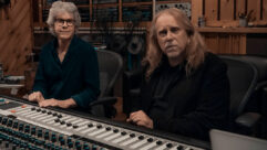 Engineer John Paterno and Warren Haynes during the sessions of Gov’t Mule’s Heavy Load Blues. Photo: Jay Sansone.