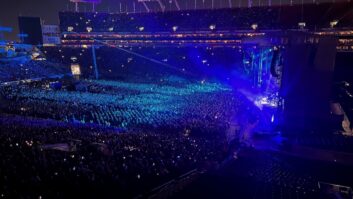 Kenny Chesney, at home in the stadiums. Photo: JH Audio.