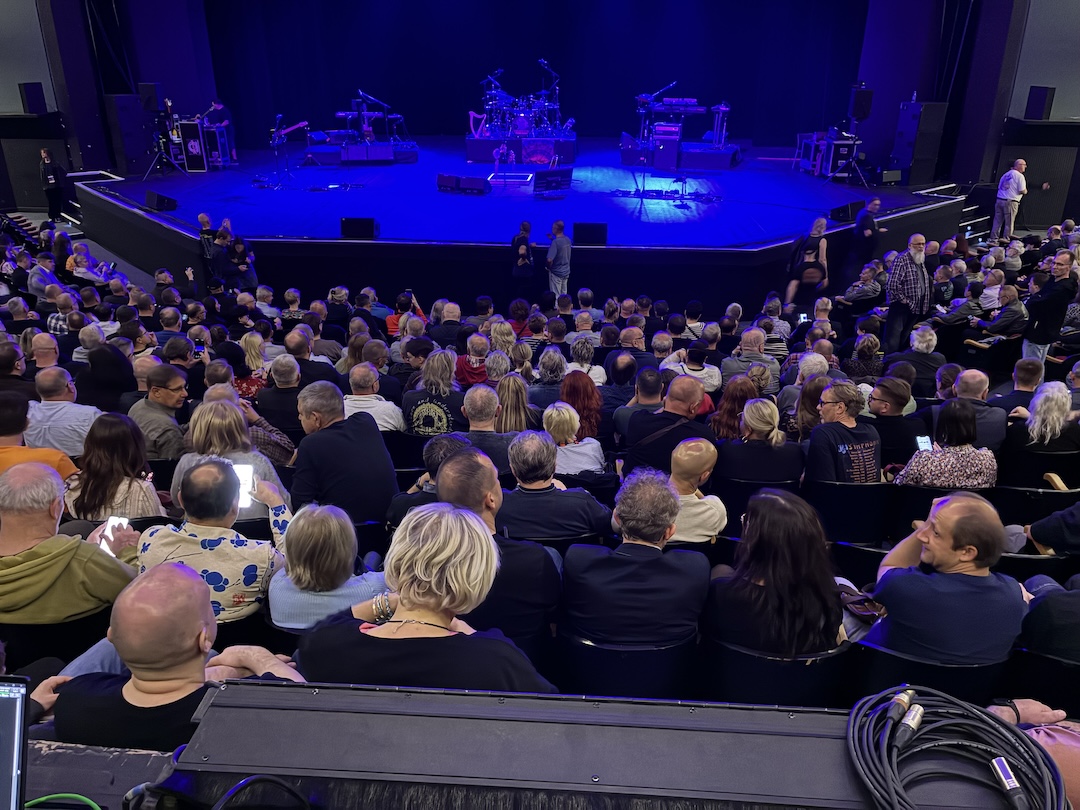 Moments before a show starts at DMiT Hall in Zabrze, Poland. I dare you to try and say that five times fast.